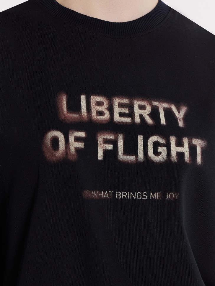 Футболка женская черная с принтом и написью "Liberty of flight" 112953 Mark Formelle