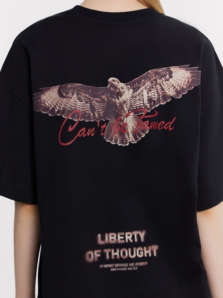 Футболка женская черная с принтом и написью "Liberty of flight" 112953 Mark Formelle