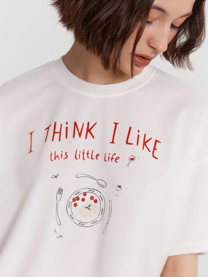 Футболка женская белая с принтом и надписью "I think I like this little life" 112664 Mark Formelle