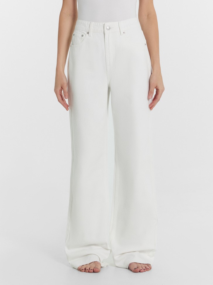 Брюки женские джинсовые wide leg fit молочные 2024-DTW1302-1 Mark Formelle