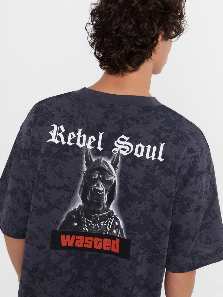 Футболка мужская серая с принтом и надписью "Rebel soul" 111883